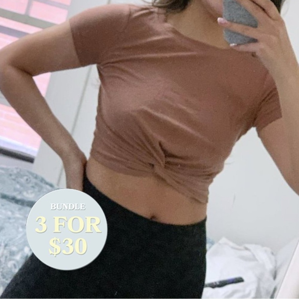 3/$30 Small Nude blush toned T-shirt Wrap hem